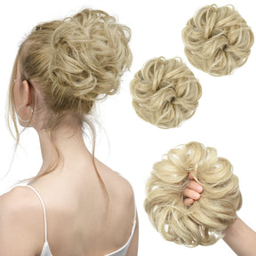 Pale Ash Blonde Halo® Wavy Curly Messy Bun ( 2 piezas )