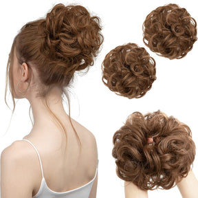 Light Golden Brown Halo® Wavy Curly Messy Bun ( 2 piezas )